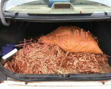 ���~�߃r����